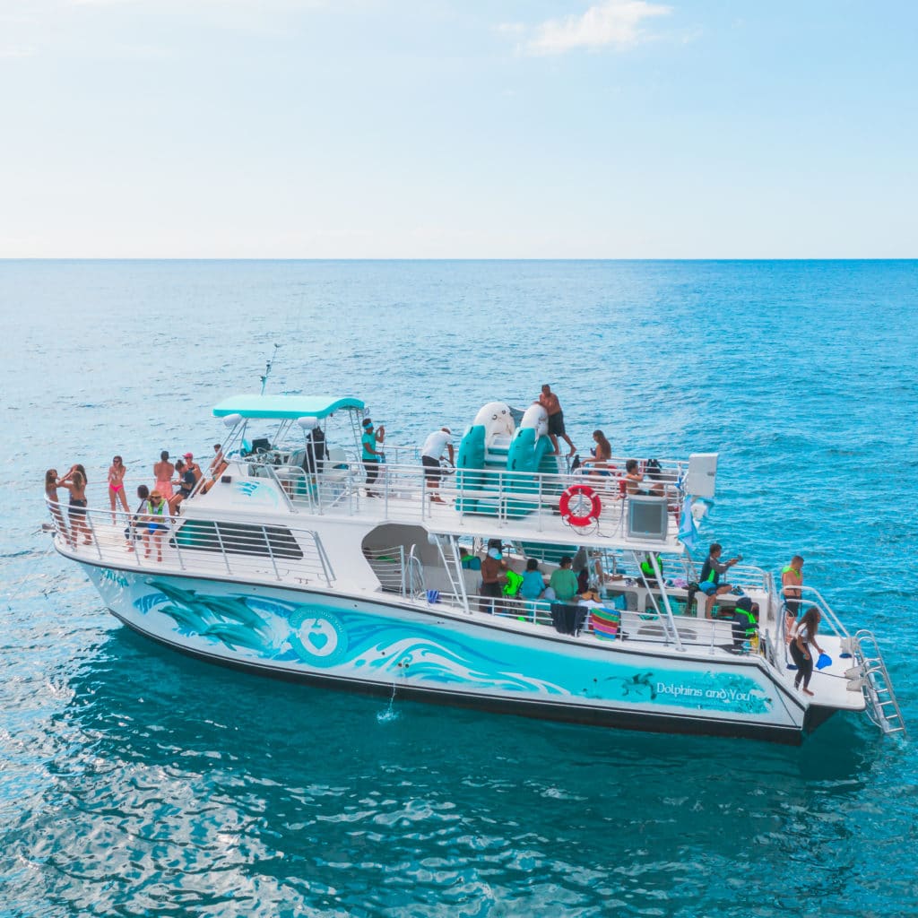 Group of people in Oahu Cruise boat